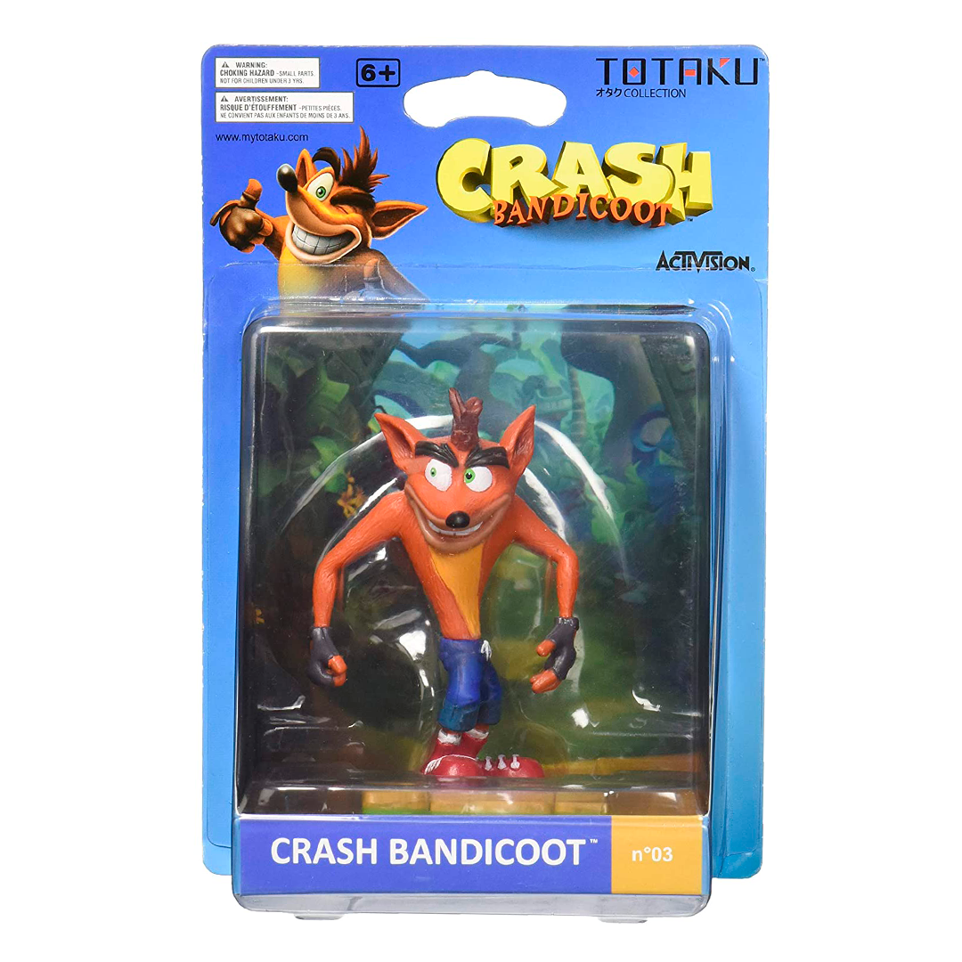 Um personagem do jogo crash bandicoot fica na frente de uma pilha de  moedas.